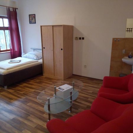 Penzion U Nahonu Mesto Touskov Exteriör bild
