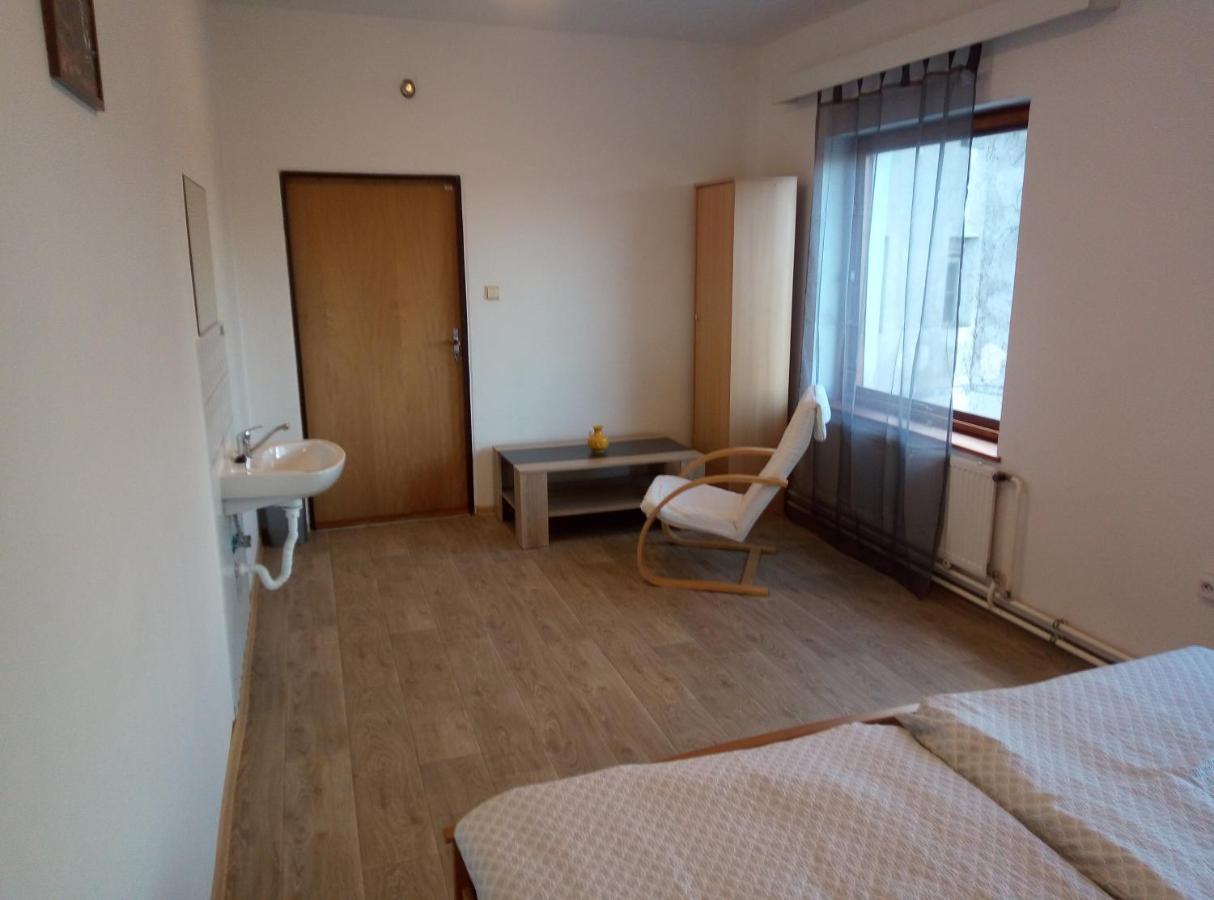 Penzion U Nahonu Mesto Touskov Exteriör bild