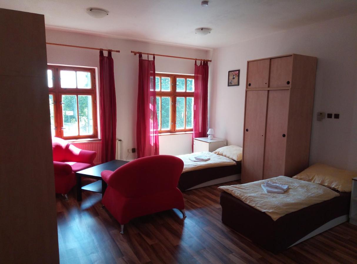 Penzion U Nahonu Mesto Touskov Exteriör bild